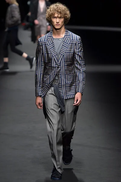 Look 34